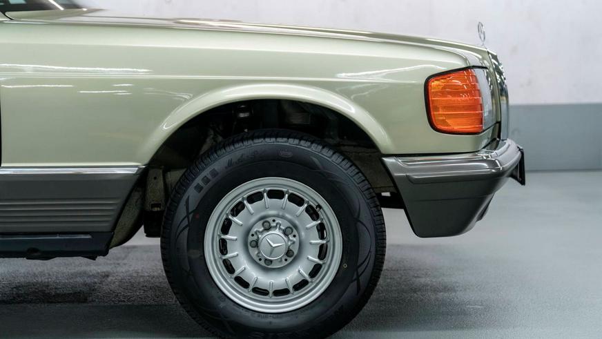 Mercedes-Benz продаёт 280SE 1982 года с гарантией