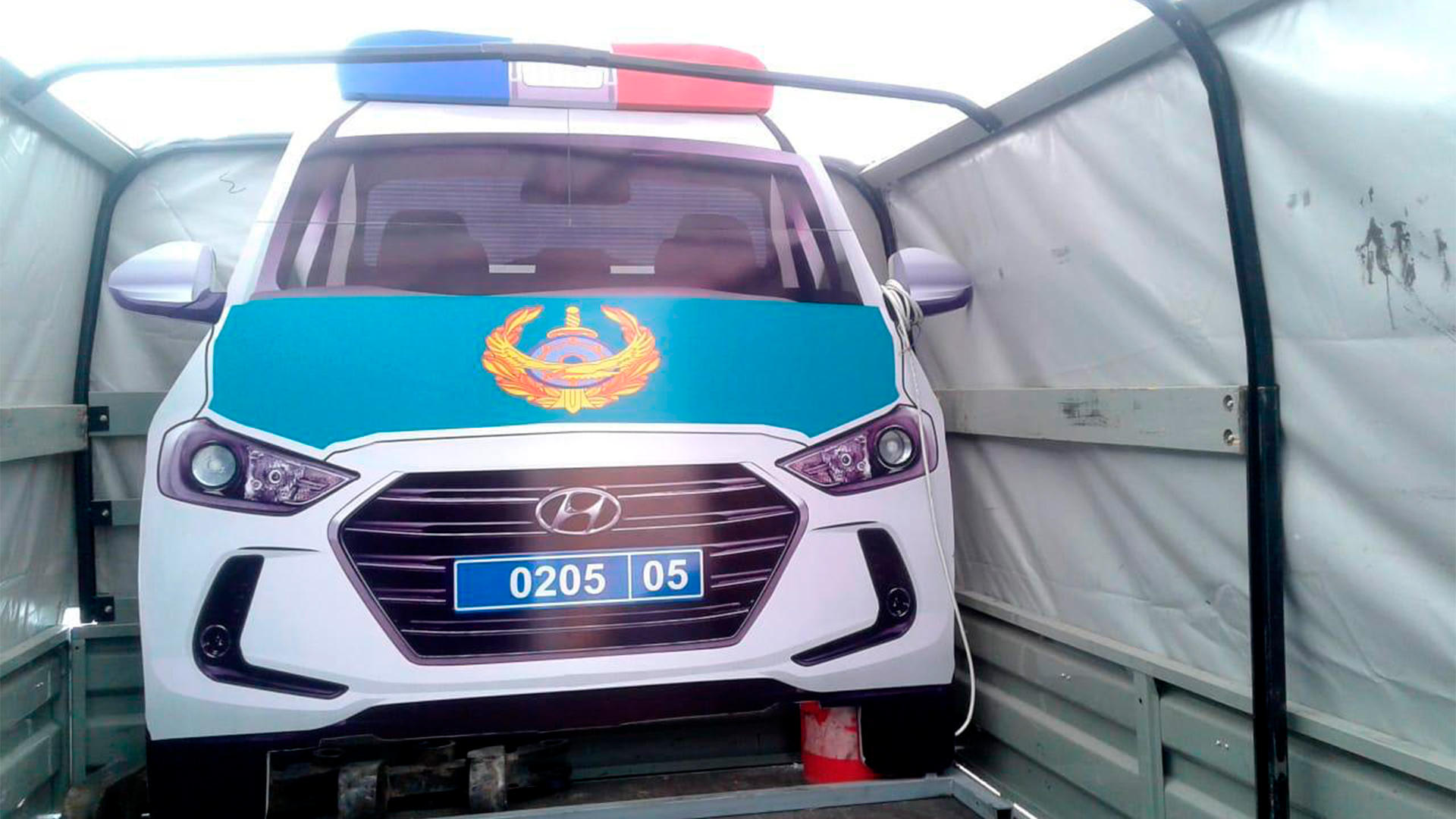 Макеты патрульных Hyundai ставят на трассах в Алматинской и Жамбылской областях