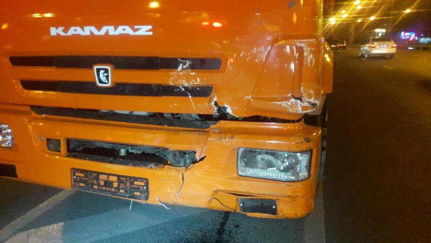 КАМАЗ протаранил Toyota Camry. Один человек погиб