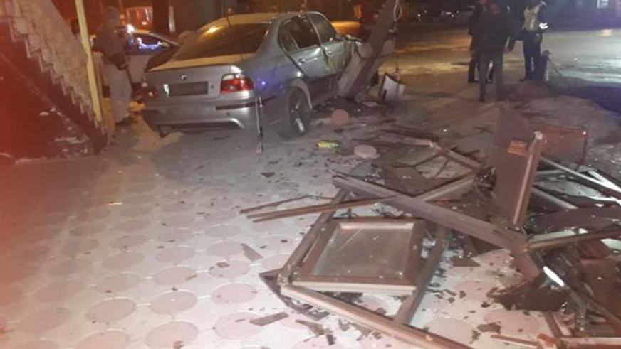 Уличные гонщики устроили ДТП в Алматы