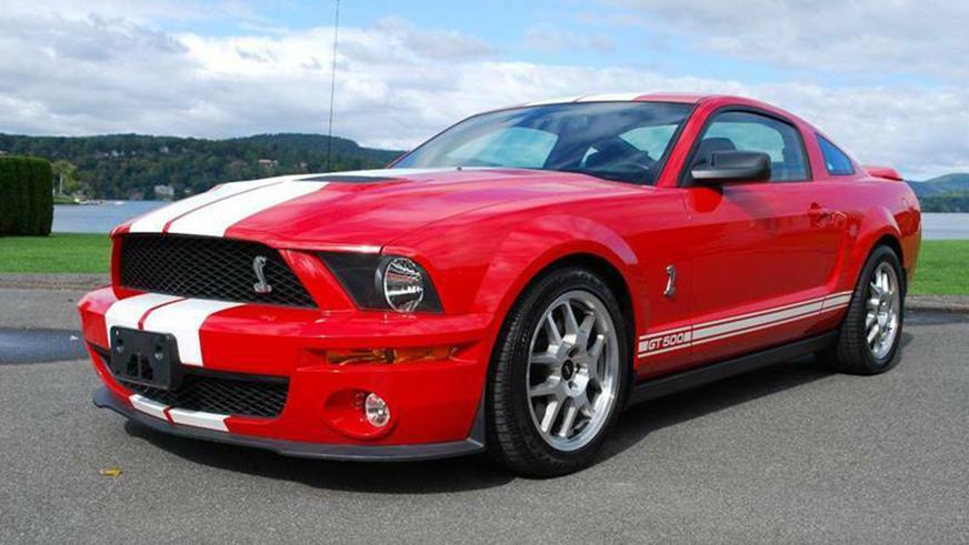 Shelby GT500, на котором ездил Уилл Смит, пустят с молотка