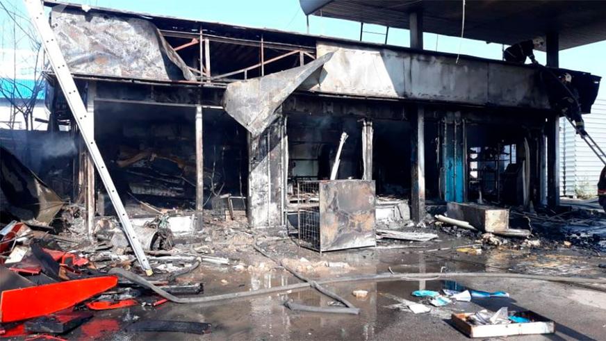 В Алматы сгорела заправка