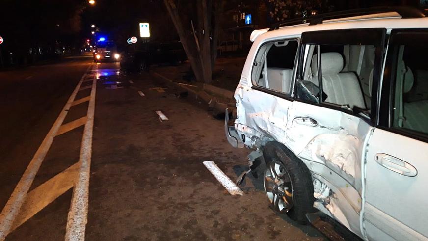 Два Toyota Land Cruiser столкнулись в Алматы