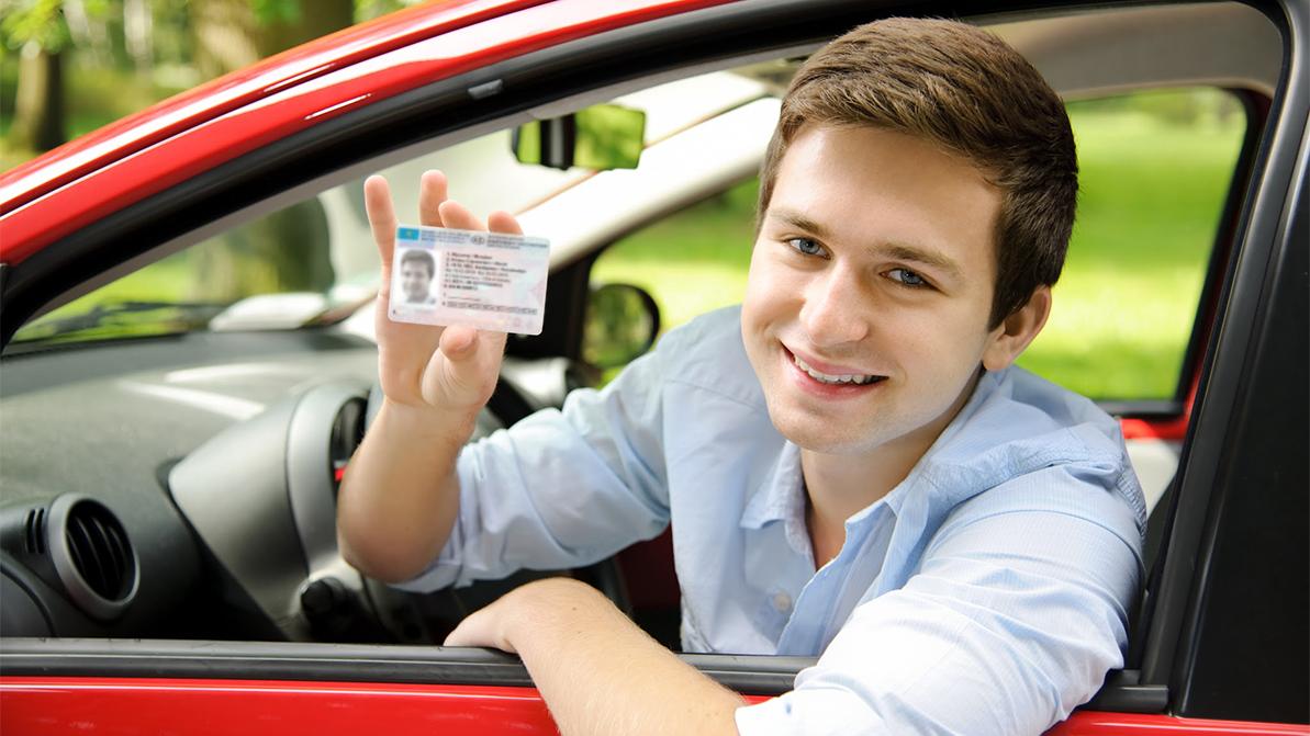 Молодёжь водит авто аккуратнее!