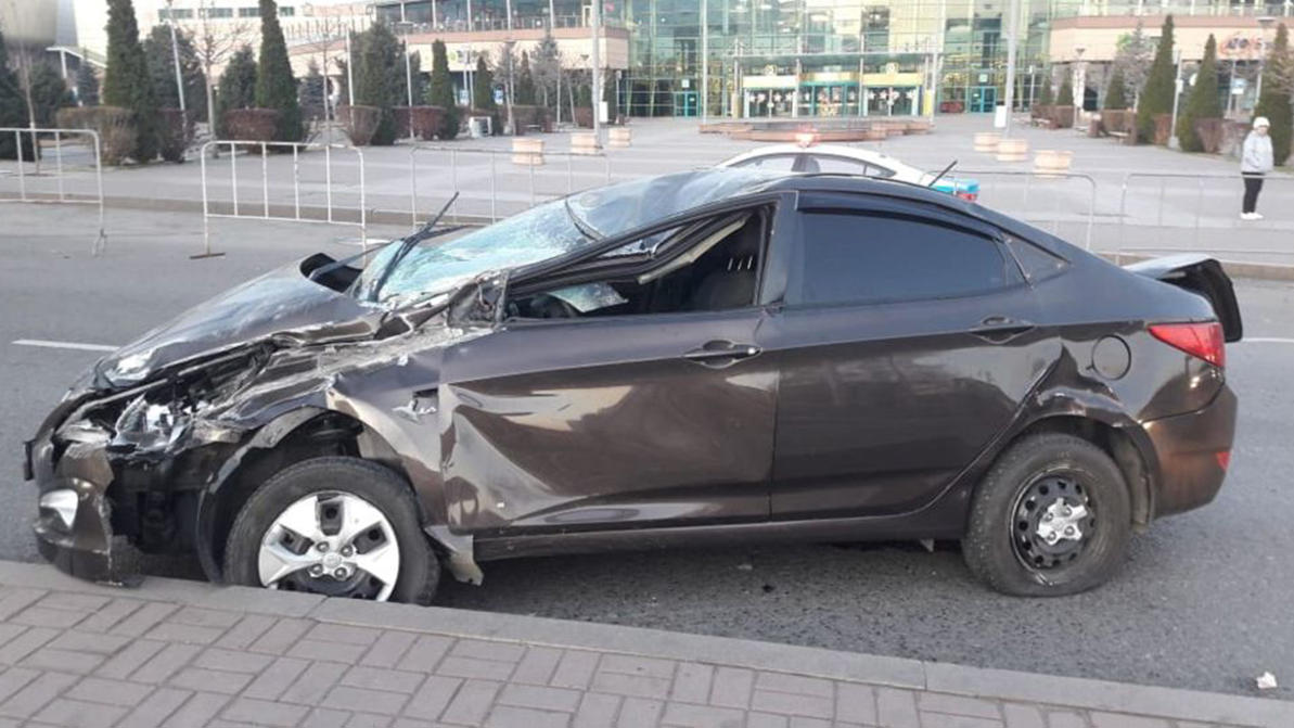 Нетрезвая женщина уснула за рулём и сбила пешехода