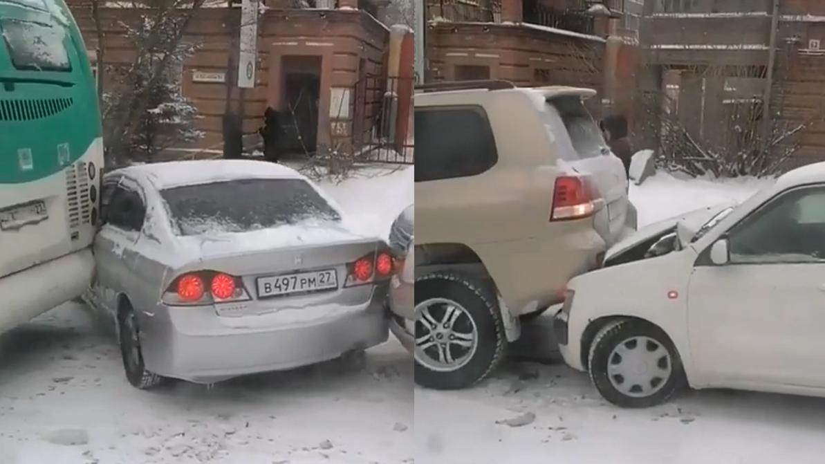 Массовые ДТП из-за гололедицы происходят в Хабаровске