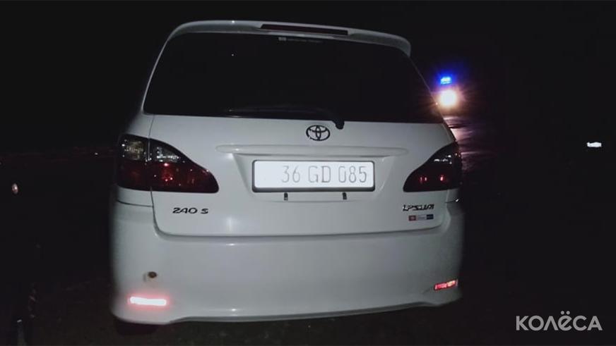 Минивэны Toyota Ipsum лоб в лоб столкнулись на трассе Актобе – Атырау – Астрахань