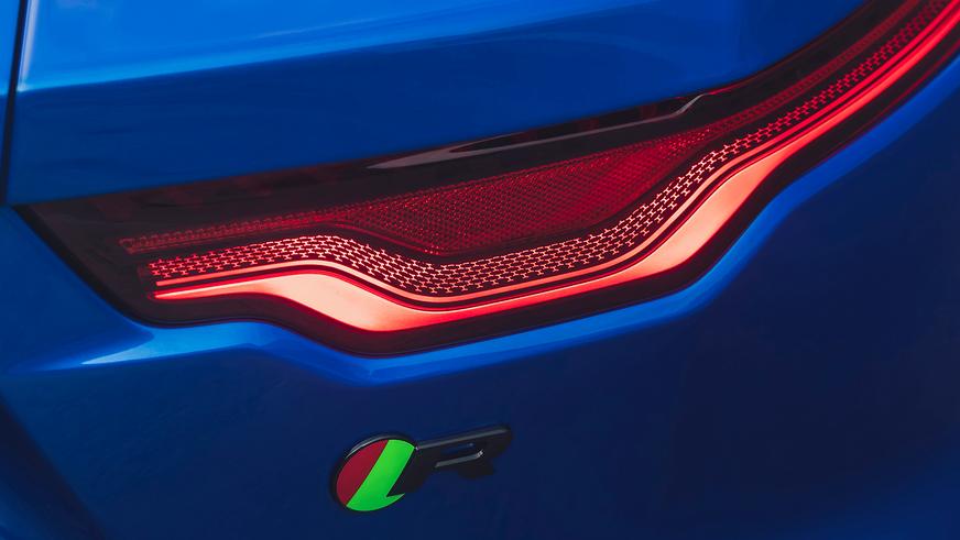 Jaguar обновил F-type