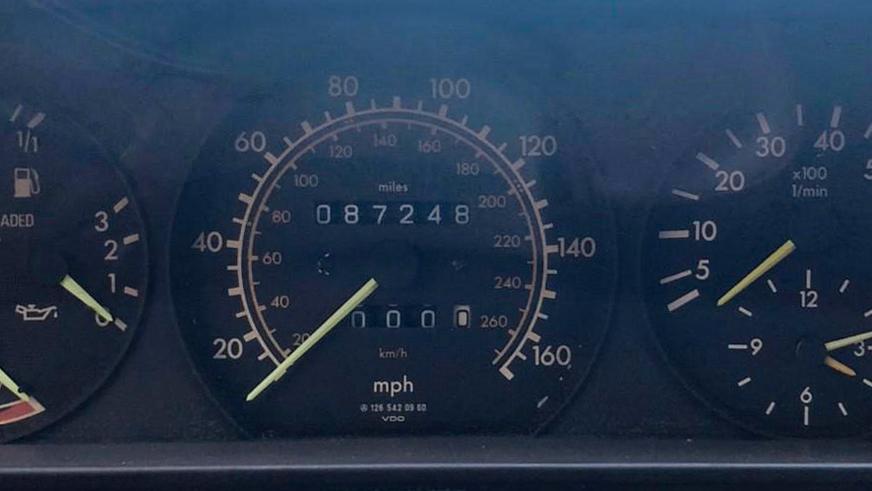 Mercedes-Benz 560 SEC продают в Алматы за 11 млн тенге