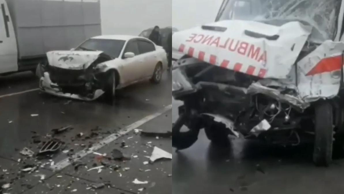 14 машин столкнулись на обледеневшей трассе в Жамбылской области