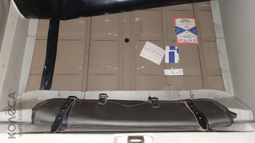 Капсула времени: новый ВАЗ-2106 за 6.5 млн тенге