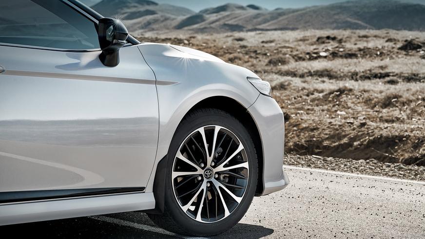 Toyota Camry одели в «спортивку»