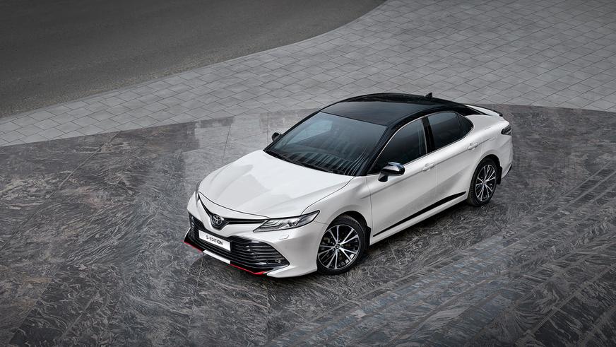 Toyota Camry одели в «спортивку»