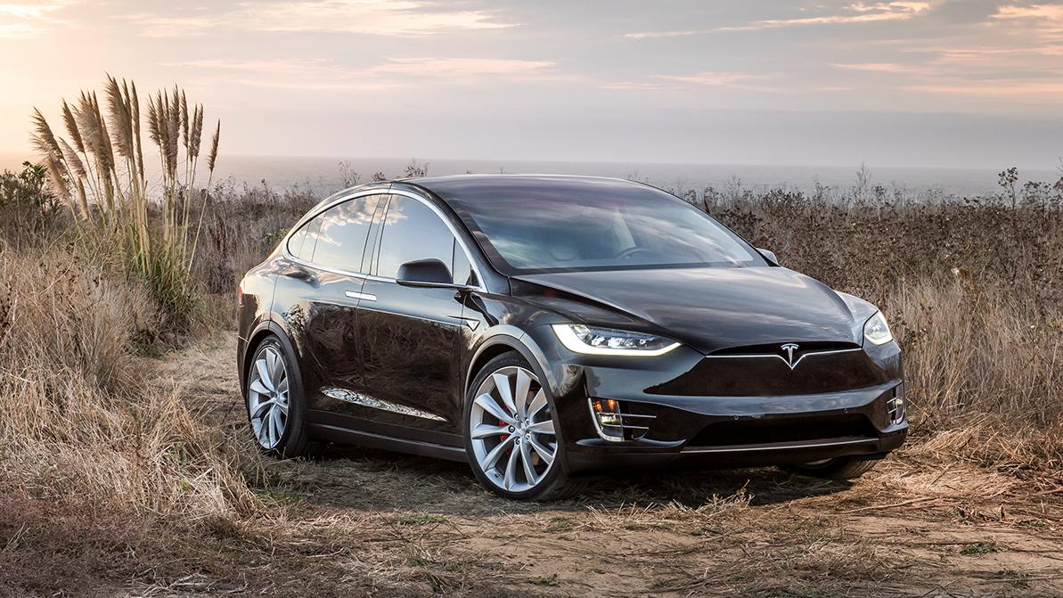 Tesla отзывает около 15 тысяч Model X