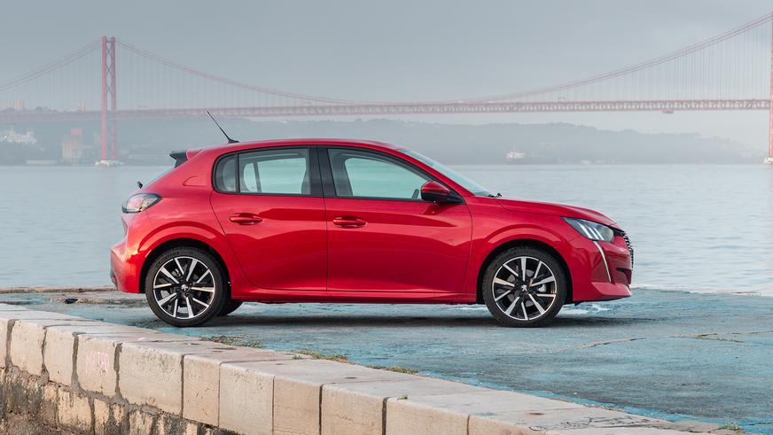 Автомобилем года стал Peugeot 208