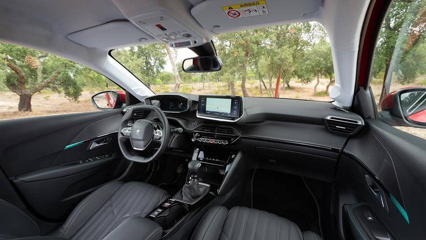Автомобилем года стал Peugeot 208