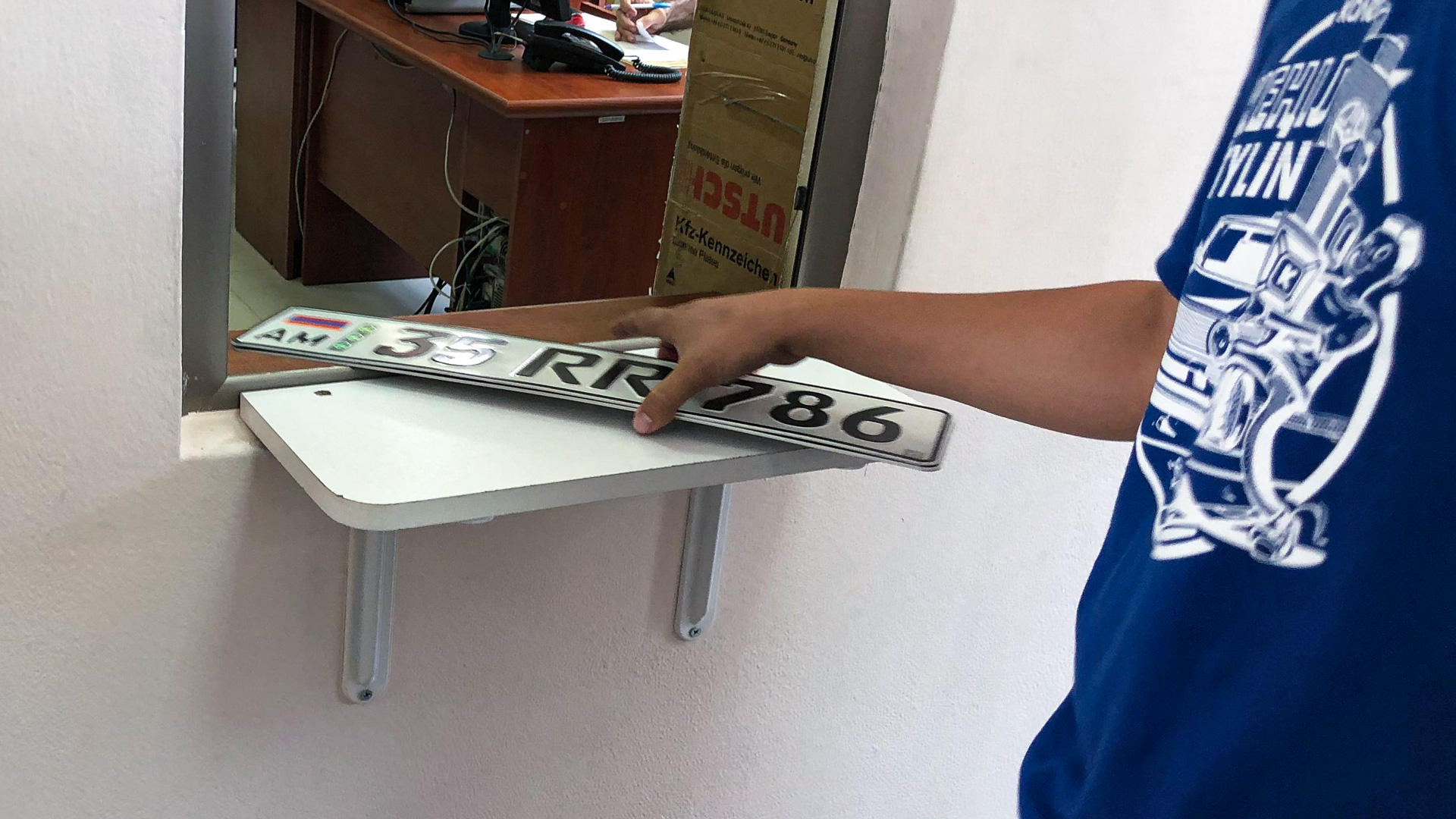 В Армении усилили контроль за регистрацией авто на иностранцев