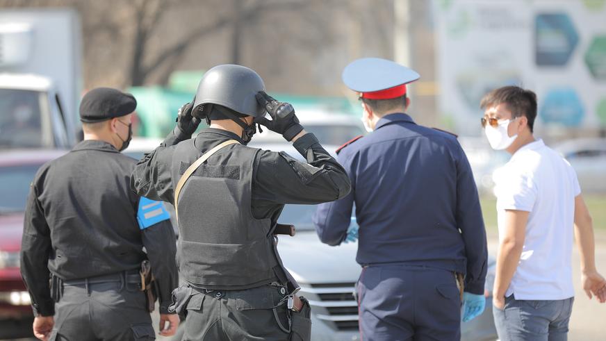 Более 22 000 авто въехало в Алматы через блокпосты за два дня карантина
