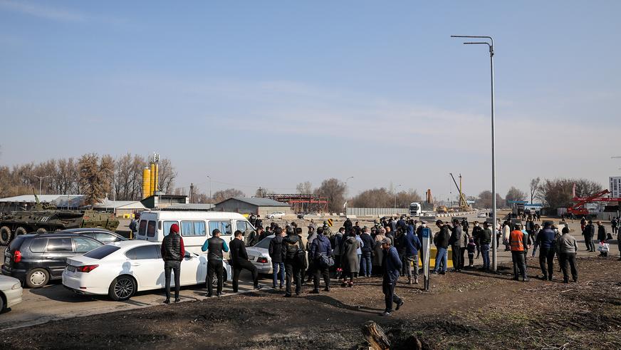 Более 22 000 авто въехало в Алматы через блокпосты за два дня карантина