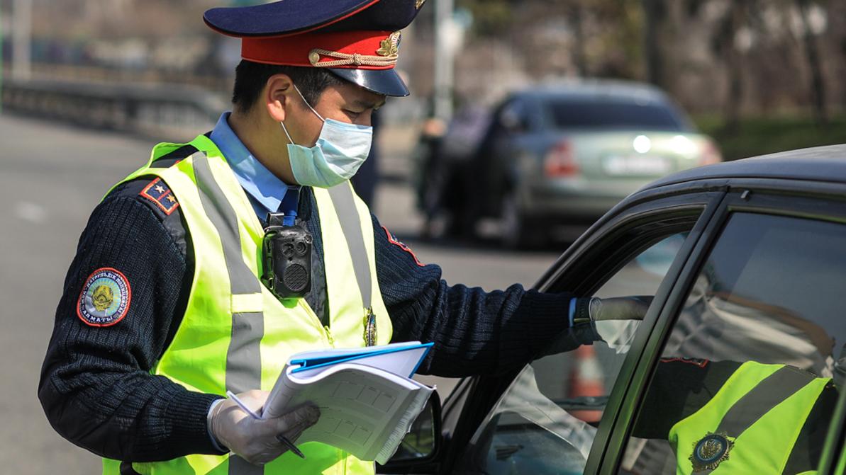 Выезжать в супермаркет в случае острой необходимости на автомобиле в Алматы не запрещено