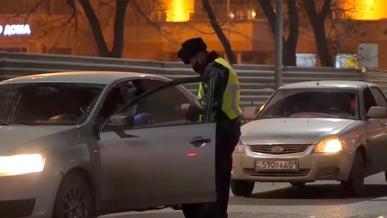 Более 370 машин отправили на спецстоянки за нарушение карантина в Нур-Султане