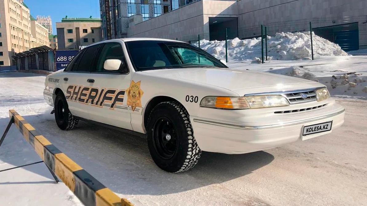 Столичный Ford Crown Victoria в полицейской форме