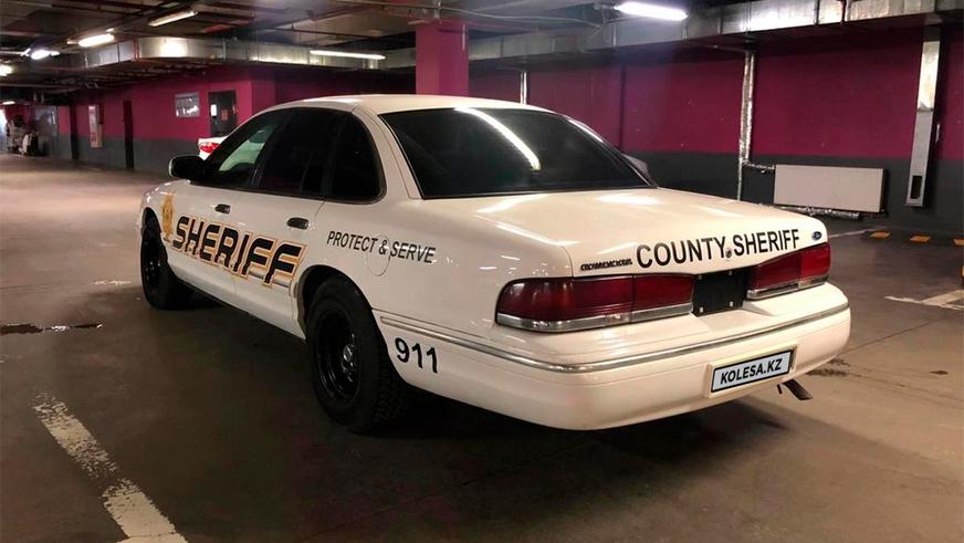 Столичный Ford Crown Victoria в полицейской форме