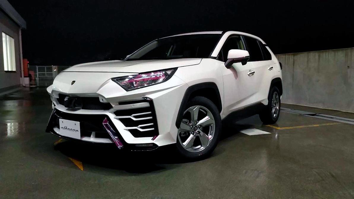 Toyota RAV4 в стиле Lamborghini Urus