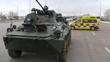 Военных и армейскую технику убирают с блокпостов