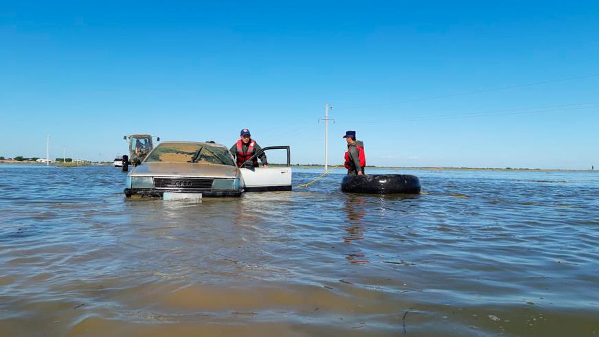 Как спасали утопленные авто в Мактааральском районе