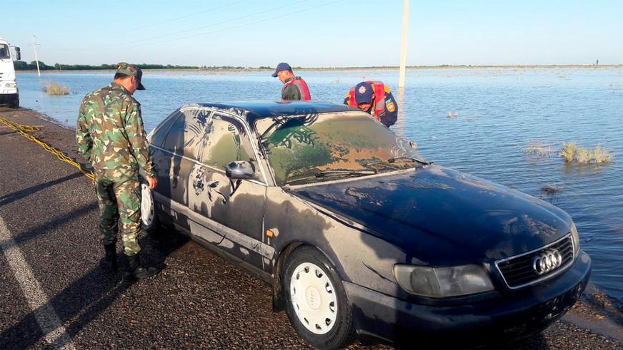 Как спасали утопленные авто в Мактааральском районе