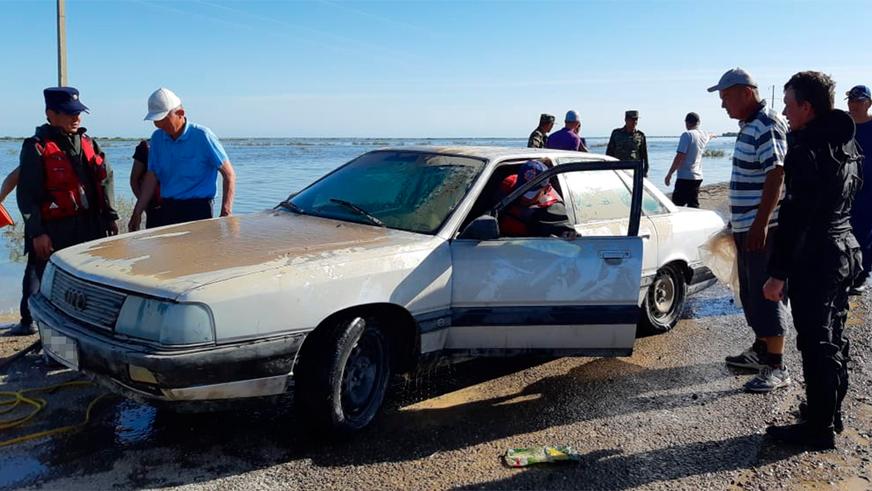 Как спасали утопленные авто в Мактааральском районе