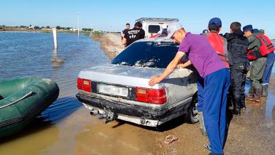 Как спасали утопленные авто в Мактааральском районе