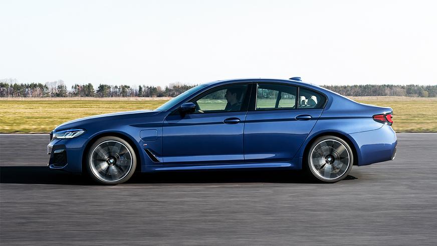 BMW обновила пятую серию (G30)