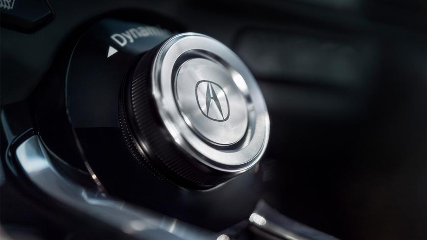 Acura TLX добавили эмоций и водить её будет приятнее