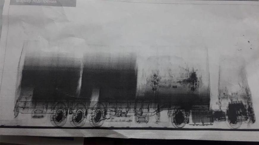 Угнанный Mercedes-Benz спрятали в фуре и пытались вывезти в Кыргызстан