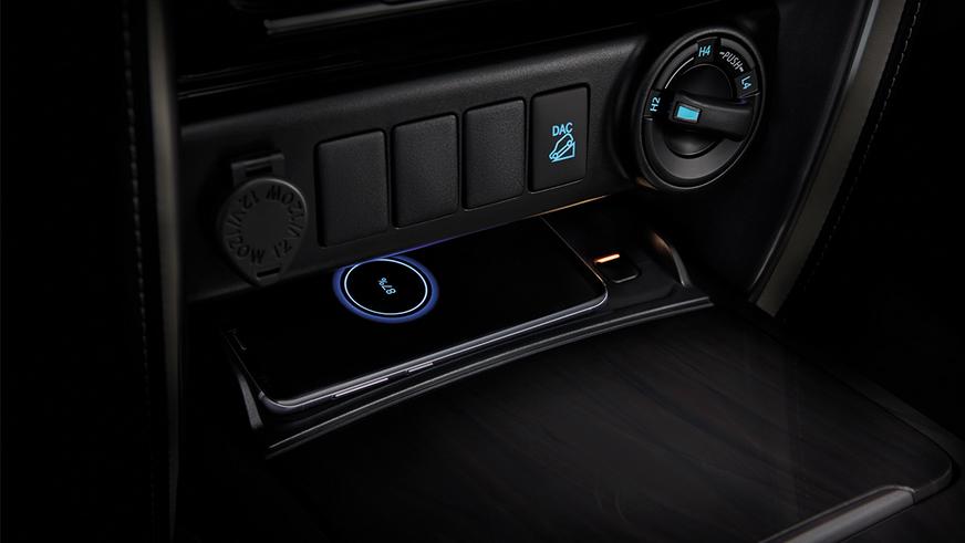 Вслед за Hilux показали обновлённый Toyota Fortuner