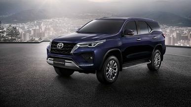 Вслед за Hilux показали обновлённый Toyota Fortuner