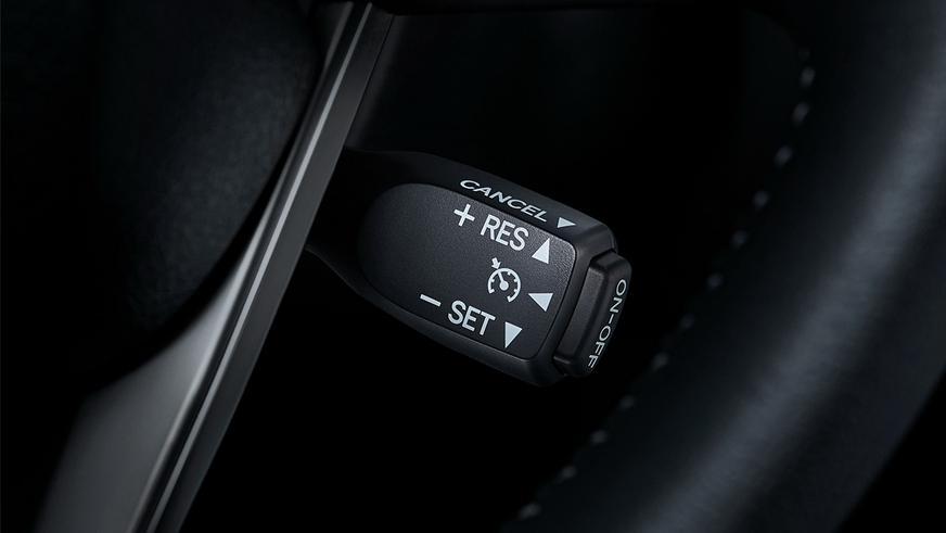 Вслед за Hilux показали обновлённый Toyota Fortuner