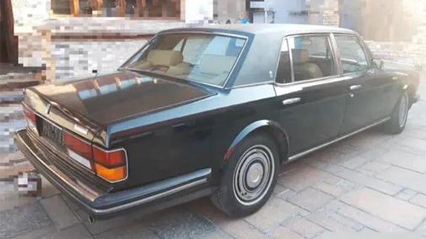 Rolls-Royce Silver Spur продают в Казахстане