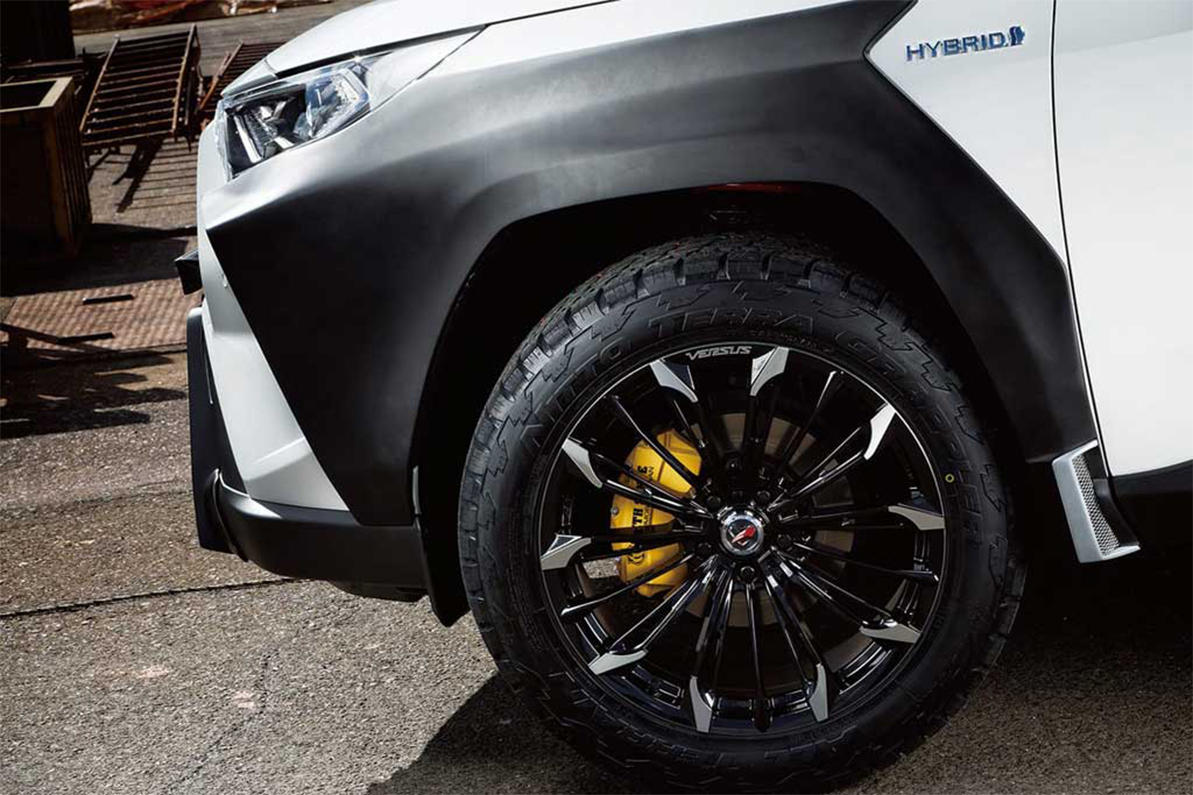 Toyota RAV4 получил агрессивный обвес