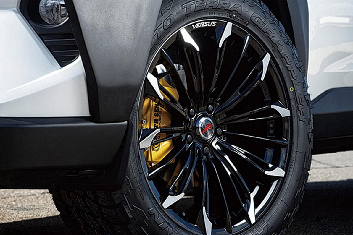 Toyota RAV4 получил агрессивный обвес