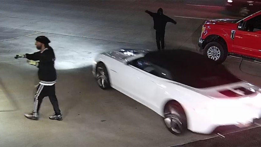 Разграбление автосалонов в США продолжается