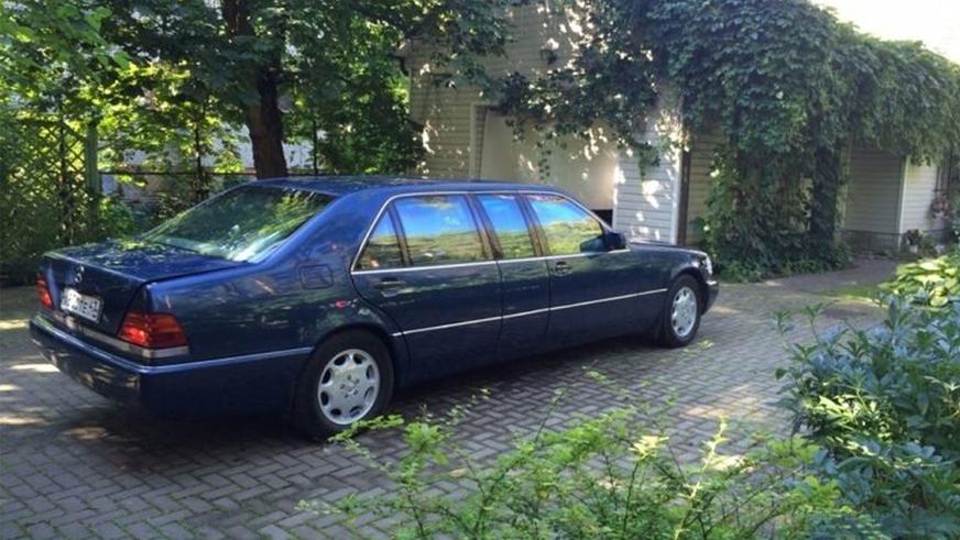 За «140-й» Mercedes-Benz Ельцина просят почти миллион долларов