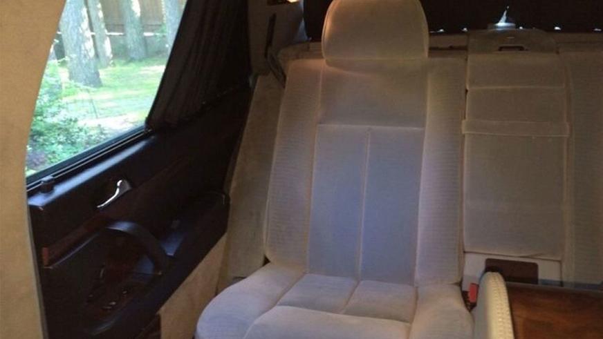 За «140-й» Mercedes-Benz Ельцина просят почти миллион долларов