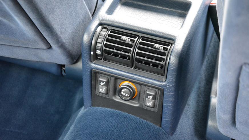 «Семёрка» BMW E32 простояла у дилера 23 года