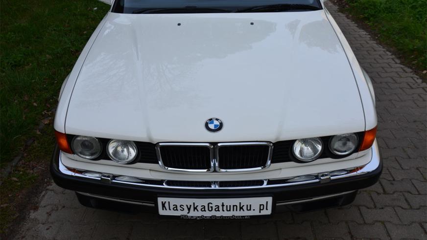 «Семёрка» BMW E32 простояла у дилера 23 года