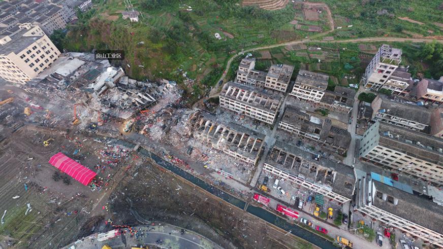 Автоцистерна уничтожила целый район