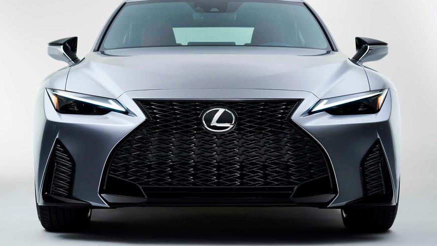 Lexus IS: рестайлинг вместо нового поколения