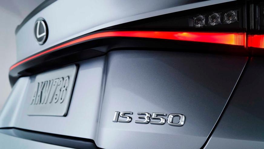 Lexus IS: рестайлинг вместо нового поколения